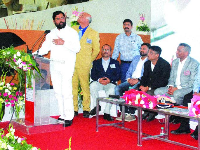 If you want a discount, give your home a cheaper one! Eknath Shinde instructs builders | सवलती घेता, तर घरे स्वस्त द्या! एकनाथ शिंदे यांची बिल्डरांना सूचना If you want a discount, give your home a cheaper one! Eknath Shinde instructs builders | सवलती घेता, तर घरे स्वस्त द्या! एकनाथ शिंदे यांची बिल्डरांना सूचना