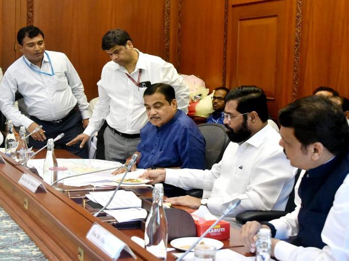 Chief Minister Eknath Shinde directed the officials to complete the projects on time by removing obstacles in the work of national highways, flyovers and roads in the state. | "राज्यातील राष्ट्रीय महामार्ग, उड्डाण पुल, रस्त्यांच्या कामातील अडथळे दूर करून प्रकल्प कालबद्धरित्या पूर्ण करा", मुख्यमंत्री एकनाथ शिंदेंचे अधिकाऱ्यांना निर्देश Chief Minister Eknath Shinde directed the officials to complete the projects on time by removing obstacles in the work of national highways, flyovers and roads in the state. | "राज्यातील राष्ट्रीय महामार्ग, उड्डाण पुल, रस्त्यांच्या कामातील अडथळे दूर करून प्रकल्प कालबद्धरित्या पूर्ण करा", मुख्यमंत्री एकनाथ शिंदेंचे अधिकाऱ्यांना निर्देश