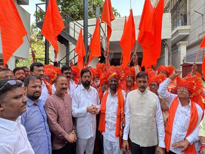 In Nashik, more than 50 office bearers join the Shinde group in the presence of Khindar, Eknath Shinde to the Thackeray group. | नाशिकमध्ये ठाकरे गटाला धक्का, एकनाथ शिंदेंच्या उपस्थितीत ५० हून अधिक पदाधिकाऱ्यांचा शिंदे गटात प्रवेश In Nashik, more than 50 office bearers join the Shinde group in the presence of Khindar, Eknath Shinde to the Thackeray group. | नाशिकमध्ये ठाकरे गटाला धक्का, एकनाथ शिंदेंच्या उपस्थितीत ५० हून अधिक पदाधिकाऱ्यांचा शिंदे गटात प्रवेश