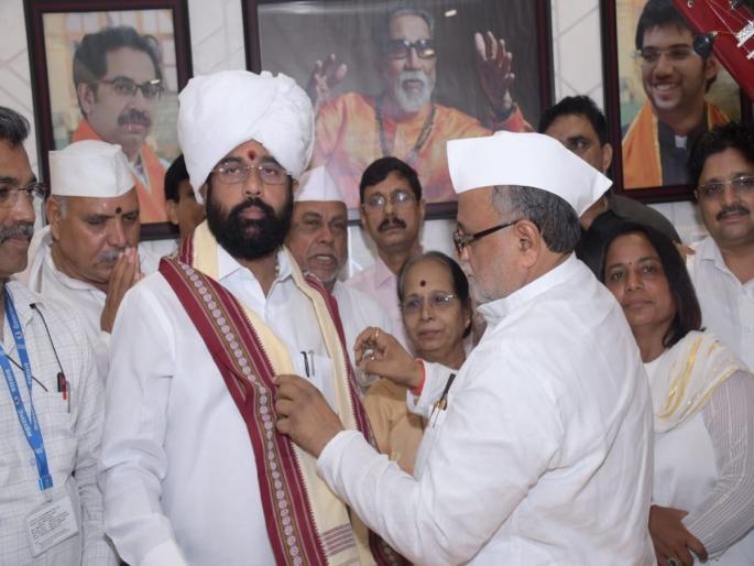 Eknath Shinde: Members of Shri Vitthal Rukmini Temple Committee met Chief Minister Eknath Shinde | Eknath Shinde: श्री विठ्ठल रुक्मिणी मंदिर समितीच्या सदस्यांनी घेतली मुख्यमंत्री एकनाथ शिंदेंची भेट Eknath Shinde: Members of Shri Vitthal Rukmini Temple Committee met Chief Minister Eknath Shinde | Eknath Shinde: श्री विठ्ठल रुक्मिणी मंदिर समितीच्या सदस्यांनी घेतली मुख्यमंत्री एकनाथ शिंदेंची भेट