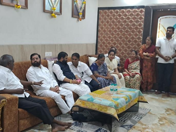 meenakshi patil showed how an ideal public representative should be said cm eknath shinde expressed his feelings | आदर्श लोकप्रतिनिधी कसा असावा हे मीनाक्षी पाटील यांनी दाखवले; मुख्यमंत्री एकनाथ शिंदे यांनी व्यक्त केली भावना meenakshi patil showed how an ideal public representative should be said cm eknath shinde expressed his feelings | आदर्श लोकप्रतिनिधी कसा असावा हे मीनाक्षी पाटील यांनी दाखवले; मुख्यमंत्री एकनाथ शिंदे यांनी व्यक्त केली भावना