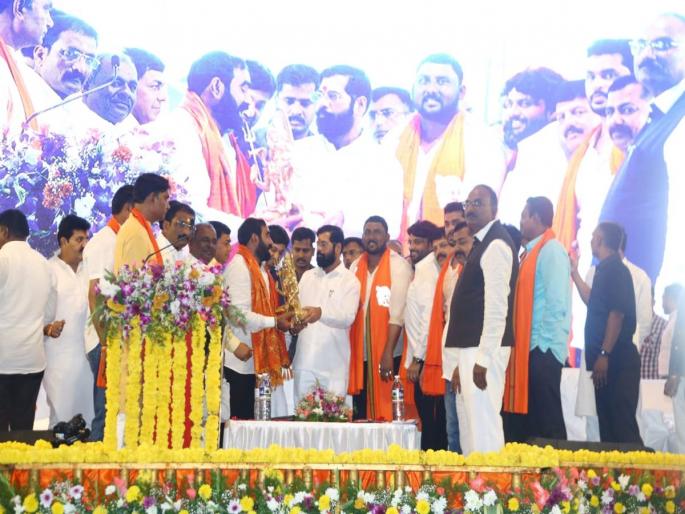 Eknath Shinde: What was Santosh Bangar doing living with Uddhav Thackeray? Eknath Shinde's big secret explosion from Hingoli | Eknath Shinde: संतोष बांगर उद्धव ठाकरेंसोबत राहून काय करत होते? एकनाथ शिंदेंचा हिंगोलीतून मोठा गौप्यस्फोट Eknath Shinde: What was Santosh Bangar doing living with Uddhav Thackeray? Eknath Shinde's big secret explosion from Hingoli | Eknath Shinde: संतोष बांगर उद्धव ठाकरेंसोबत राहून काय करत होते? एकनाथ शिंदेंचा हिंगोलीतून मोठा गौप्यस्फोट