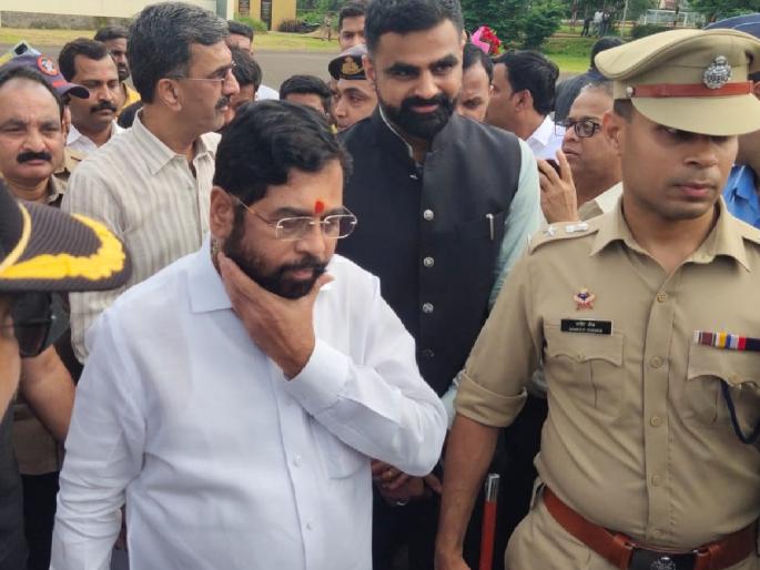 Chief Minister Eknath Shinde arrival in Satara, will stay in the village for two days | मुख्यमंत्री एकनाथ शिंदे यांचे साताऱ्यात आगमन, दोन दिवस दरे गावी राहणार Chief Minister Eknath Shinde arrival in Satara, will stay in the village for two days | मुख्यमंत्री एकनाथ शिंदे यांचे साताऱ्यात आगमन, दोन दिवस दरे गावी राहणार