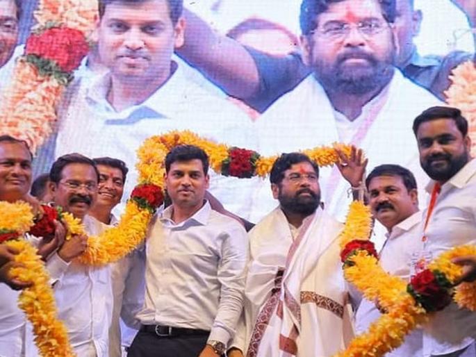 BJP talk on Thane in Delhi, brotherhood in Mahayuti; Lok Sabha ticket to whom? | ठाण्याची दिल्लीत तुरी, महायुतीमध्ये भाऊगर्दी; लोकसभेचे तिकीट कोणाला? BJP talk on Thane in Delhi, brotherhood in Mahayuti; Lok Sabha ticket to whom? | ठाण्याची दिल्लीत तुरी, महायुतीमध्ये भाऊगर्दी; लोकसभेचे तिकीट कोणाला?