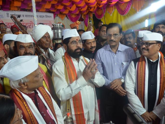 May good days come in the life of everyone in the state farmers be happy eknath shinde on ashadhi ekadashi vitthal rakhumai | राज्यातील प्रत्येकाच्या आयुष्यात चांगले दिवस येऊ दे, बळीराजा सुखाऊ दे; मुख्यमंत्र्यांचे विठ्ठलाकडे साकडे May good days come in the life of everyone in the state farmers be happy eknath shinde on ashadhi ekadashi vitthal rakhumai | राज्यातील प्रत्येकाच्या आयुष्यात चांगले दिवस येऊ दे, बळीराजा सुखाऊ दे; मुख्यमंत्र्यांचे विठ्ठलाकडे साकडे
