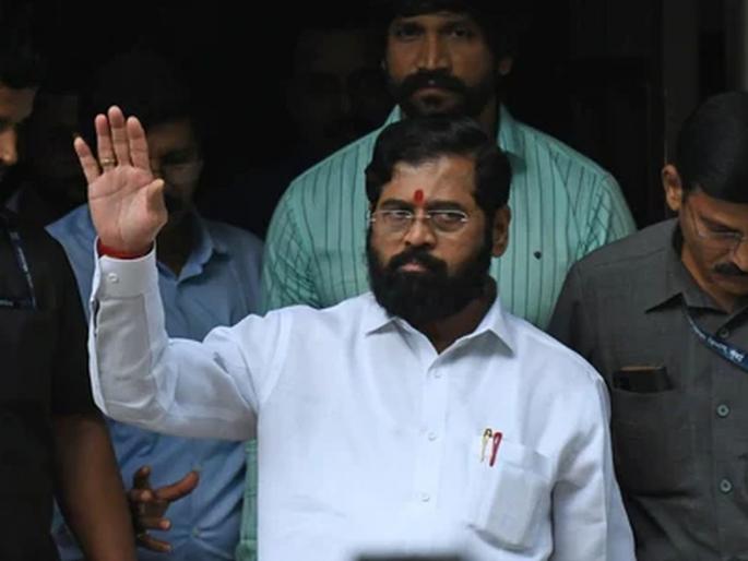 Maharashtra-Karnatak Border Dispute: After Sharad Pawar's Warning, Eknath Shinde Govt Ministers Begin Meeting; Will something big be decided on belgaon issue? | Maharashtra- Karnatak Border Dispute: पवारांच्या इशाऱ्यानंतर मंत्र्यांची वर्षावर जमण्यास सुरुवात; काहीतरी मोठा निर्णय होणार? Maharashtra-Karnatak Border Dispute: After Sharad Pawar's Warning, Eknath Shinde Govt Ministers Begin Meeting; Will something big be decided on belgaon issue? | Maharashtra- Karnatak Border Dispute: पवारांच्या इशाऱ्यानंतर मंत्र्यांची वर्षावर जमण्यास सुरुवात; काहीतरी मोठा निर्णय होणार?