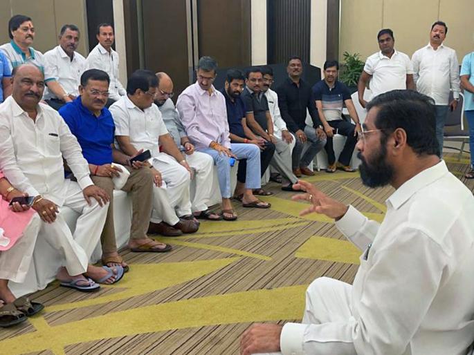 Tickets of seven out of 13 MPs cut, now Matoshree will be missed; The Thackeray group rubbed salt in Eknath Shinde's wounds maharashtra loksabha Election 2024 | 13 पैकी सात खासदारांची तिकीटे कापली, आता मातोश्रीची आठवण येत असेल; ठाकरे गटाने शिंदेंच्या जखमेवर मीठ चोळले Tickets of seven out of 13 MPs cut, now Matoshree will be missed; The Thackeray group rubbed salt in Eknath Shinde's wounds maharashtra loksabha Election 2024 | 13 पैकी सात खासदारांची तिकीटे कापली, आता मातोश्रीची आठवण येत असेल; ठाकरे गटाने शिंदेंच्या जखमेवर मीठ चोळले