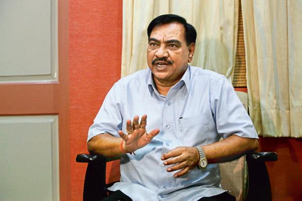 'leader who join BJP is not clean, washing powder for cleanliness' Eknath Khadse criticized CM Fadanvis | 'भाजपमध्ये येणारे नेते साधुसंत नाही, क्लीनचीट देण्यासाठी मुख्यमंत्र्यांकडे वॉशिंग पावडर'  