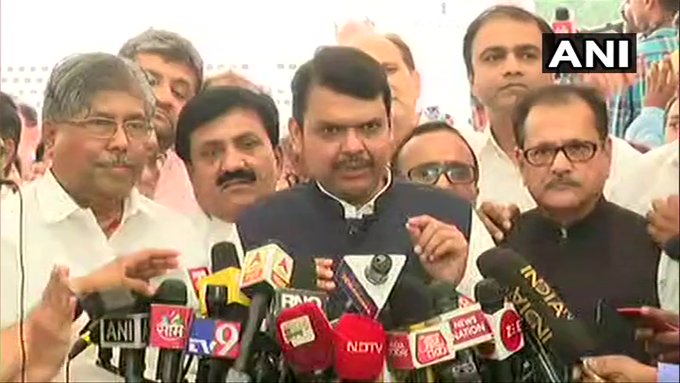 Maharashtra Government: We are going to submit a letter to the Governor asking him to suspend the proceedings of the House | Maharashtra Government: सभागृहाचं कामकाज नियमबाह्य म्हणून भाजपाचा सभात्याग, राज्यपालांना देणार पत्र Maharashtra Government: We are going to submit a letter to the Governor asking him to suspend the proceedings of the House | Maharashtra Government: सभागृहाचं कामकाज नियमबाह्य म्हणून भाजपाचा सभात्याग, राज्यपालांना देणार पत्र