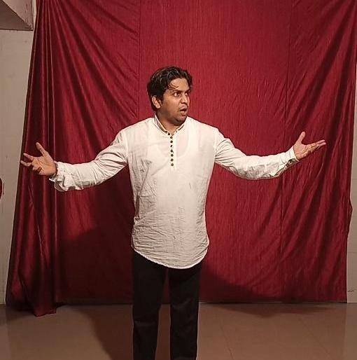 Rain has even played the game .. Acting cottage singer Jugalbandi ranged ' | पावसाने जरी खेळ मांडला..तरी अभिनय कट्टा एकपात्रीच्या जुगलबंदीने रंगला' Rain has even played the game .. Acting cottage singer Jugalbandi ranged ' | पावसाने जरी खेळ मांडला..तरी अभिनय कट्टा एकपात्रीच्या जुगलबंदीने रंगला'