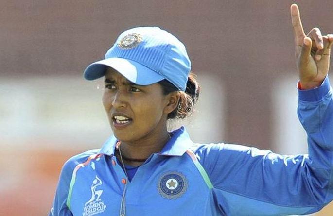 Indian women beat England, ekta bisht took four wickets | भारतीय महिलांचा इंग्लंडवर दमदार विजय, एकचा बिश्तचे चार बळी
