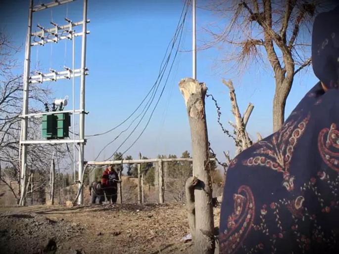 Electricity has reached the villages, money is in hand; Significant improvement in basic facilities | गावागावात पोहोचली वीज, हाती पैसा लागला खुळखुळू; मूलभूत सुविधांमध्ये लक्षणीय सुधारणा Electricity has reached the villages, money is in hand; Significant improvement in basic facilities | गावागावात पोहोचली वीज, हाती पैसा लागला खुळखुळू; मूलभूत सुविधांमध्ये लक्षणीय सुधारणा