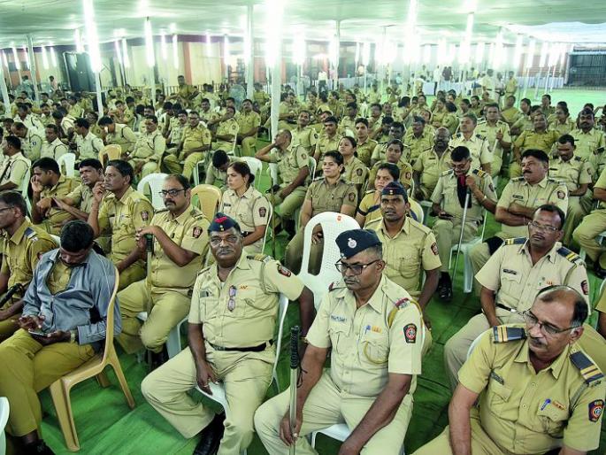 Maharashtra Assembly Election 2019: Nine thousand policemen guard at Nagpur | Maharashtra Assembly Election 2019 : नागपुरात नऊ हजार पोलीसांचे सुरक्षा कवच Maharashtra Assembly Election 2019: Nine thousand policemen guard at Nagpur | Maharashtra Assembly Election 2019 : नागपुरात नऊ हजार पोलीसांचे सुरक्षा कवच