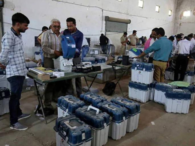 A male teacher pretended to be pregnant to avoid election duty The authorities ordered an inquiry | इलेक्शन ड्युटी टाळण्यासाठी पुरुष शिक्षकाने गर्भवती असल्याचे भासवले; अधिकाऱ्यांनी चौकशीचे आदेश दिले A male teacher pretended to be pregnant to avoid election duty The authorities ordered an inquiry | इलेक्शन ड्युटी टाळण्यासाठी पुरुष शिक्षकाने गर्भवती असल्याचे भासवले; अधिकाऱ्यांनी चौकशीचे आदेश दिले