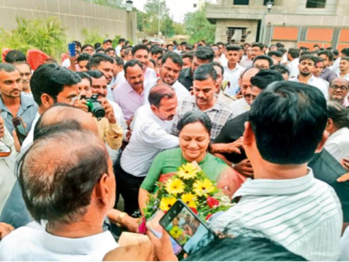 Maharashtra Lok Sabha Election Result 2024: BJP lost its 'fortress'; Congress made a comeback in Dimakh! | Maharashtra Lok Sabha Election Result 2024: भाजपने ‘गड’ गमावला; काॅंग्रेसचे दिमाखात झाले कमबॅक! Maharashtra Lok Sabha Election Result 2024: BJP lost its 'fortress'; Congress made a comeback in Dimakh! | Maharashtra Lok Sabha Election Result 2024: भाजपने ‘गड’ गमावला; काॅंग्रेसचे दिमाखात झाले कमबॅक!