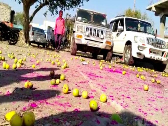 Limbu and gulala rotted, the village panchayat was full of superstitions | लिंबू अन् गुलालाचा पडला सडा, ग्रामपंचायतीसाठी अंधश्रद्धेने भरला घडा Limbu and gulala rotted, the village panchayat was full of superstitions | लिंबू अन् गुलालाचा पडला सडा, ग्रामपंचायतीसाठी अंधश्रद्धेने भरला घडा