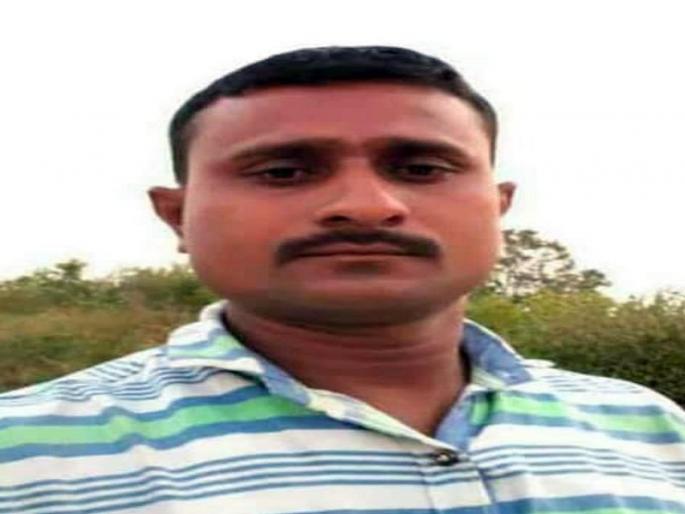 young farmer's death due to touching broken electrical cable in Hingoli | तुटलेल्या विद्युत वाहिनीने घेतला तरुण शेतकऱ्याचा बळी young farmer's death due to touching broken electrical cable in Hingoli | तुटलेल्या विद्युत वाहिनीने घेतला तरुण शेतकऱ्याचा बळी