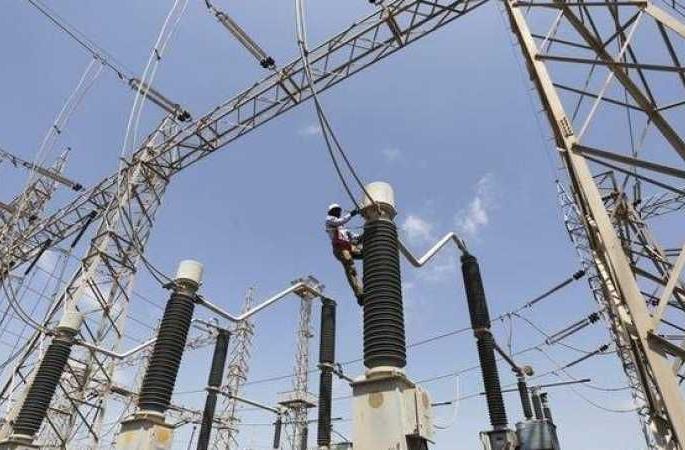 In Heavy heat wave affect electricity : Gorewada Substation Seven Feeder not work | भीषण उष्णतेत विजेचा फटका : गोरेवाडा सबस्टेशनचे सात फिडर खराब