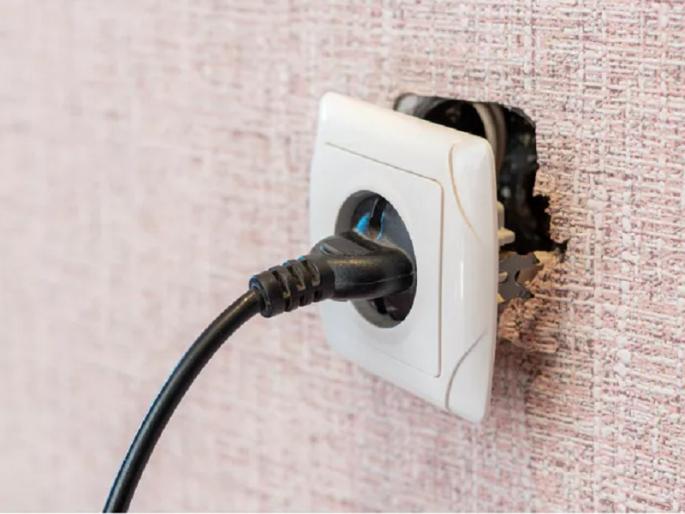 A 16-year-old student who was going to school died of shock, a tragic incident in Pune | Pune: शाळेला जाणाऱ्या १६ वर्षीय विद्यार्थ्याचा शॉक लागून मृत्यू, पुण्यातील दुर्दैवी घटना A 16-year-old student who was going to school died of shock, a tragic incident in Pune | Pune: शाळेला जाणाऱ्या १६ वर्षीय विद्यार्थ्याचा शॉक लागून मृत्यू, पुण्यातील दुर्दैवी घटना