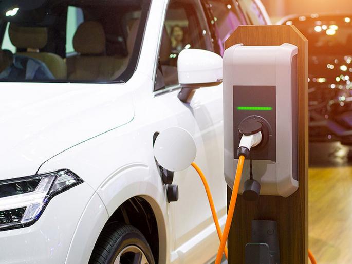 Electric car sales double; New record in September; 15 thousand EVs sold | इलेक्ट्रिक कार विक्रीत दुप्पट वाढ; सप्टेंबरमध्ये नवा विक्रम; १५ हजार इव्हींची विक्री