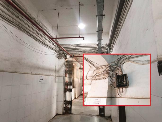 Four fires in four years at Ghati Hospital, dangerous wiring everywhere | घाटी रुग्णालयात चार वर्षांमध्ये चार वेळा आग, जागोजागी धोकादायक वायरिंग Four fires in four years at Ghati Hospital, dangerous wiring everywhere | घाटी रुग्णालयात चार वर्षांमध्ये चार वेळा आग, जागोजागी धोकादायक वायरिंग