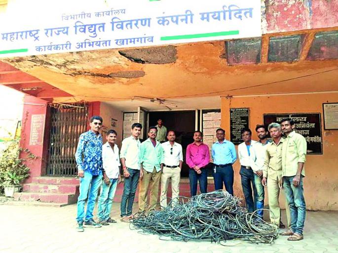 Rs 38 lakh electricity stolen in Mahavitaran's action; Action in 506 places in Buldhana District! | महावितरणच्या कारवाईत ३८ लाखांची वीज चोरी उघड; बुलडाणा जिल्हय़ात ५0६ ठिकाणी कारवाई!