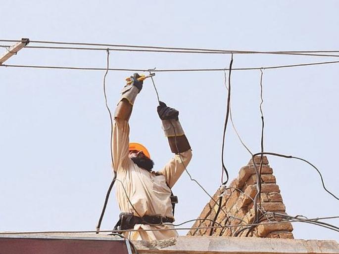 Electricity theft of as many as seventeen hundred units; A case has been registered against both of them in the Taluka Police | तब्बल सतराशे युनिटची वीजचोरी; दोघांविरोधात तालुका पोलिसात गुन्हा Electricity theft of as many as seventeen hundred units; A case has been registered against both of them in the Taluka Police | तब्बल सतराशे युनिटची वीजचोरी; दोघांविरोधात तालुका पोलिसात गुन्हा