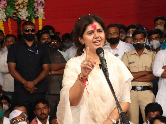 Now, if the session to file a case comes to me .., Pankaja Munde's anger about dussehara melava savargaon ghat | आता गुन्हे दाखल करण्याचं सत्र माझ्यापर्यंत आलं तर.., पंकजा मुंडेंचा संताप