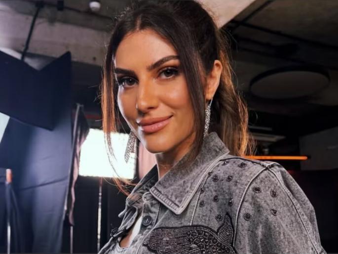 us israel iran war actress Elnaaz Norouzi reacts on khamenei killed tehran strikes | Elnaaz Norouzi : "अविश्वसनीय! आम्ही गेली ४७ वर्षे... "; खामेनेई यांच्या मृत्यूनंतर इराणी अभिनेत्रीने व्यक्त केला आनंद us israel iran war actress Elnaaz Norouzi reacts on khamenei killed tehran strikes | Elnaaz Norouzi : "अविश्वसनीय! आम्ही गेली ४७ वर्षे... "; खामेनेई यांच्या मृत्यूनंतर इराणी अभिनेत्रीने व्यक्त केला आनंद