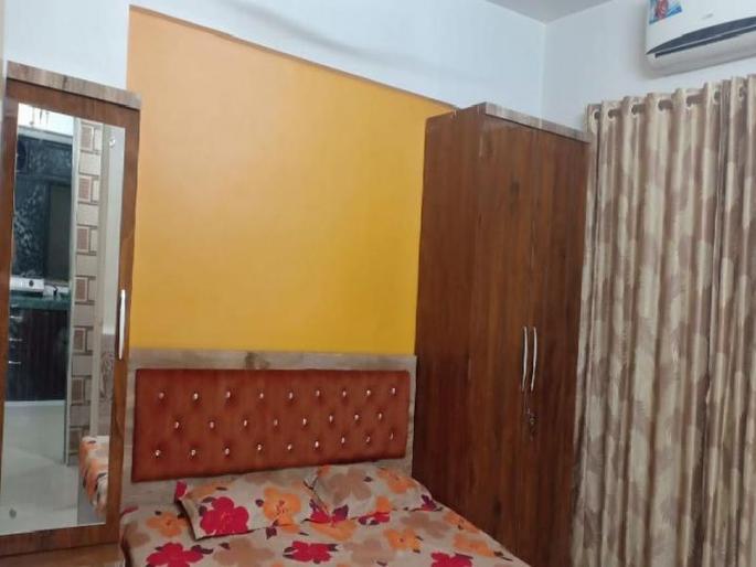 In the tenants, parasitical citizens, notorious bullies | भाडेकरूंमध्ये परप्रांतीय नागरिक, कुख्यात गुंड In the tenants, parasitical citizens, notorious bullies | भाडेकरूंमध्ये परप्रांतीय नागरिक, कुख्यात गुंड