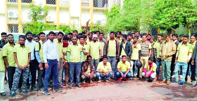 105 workers poring water in the coaches become unemployed | कोचमध्ये पाणी भरणारे १०५ कामगार बेरोजगार