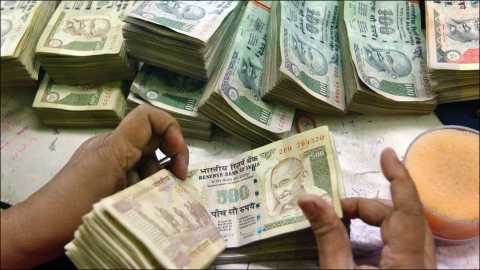 Parbhani: Employees' presence in the government office due to the March-end | परभणी: मार्चएंडमुळे शासकीय कार्यालयात रविवारीही कर्मचाऱ्यांची उपस्थिती Parbhani: Employees' presence in the government office due to the March-end | परभणी: मार्चएंडमुळे शासकीय कार्यालयात रविवारीही कर्मचाऱ्यांची उपस्थिती