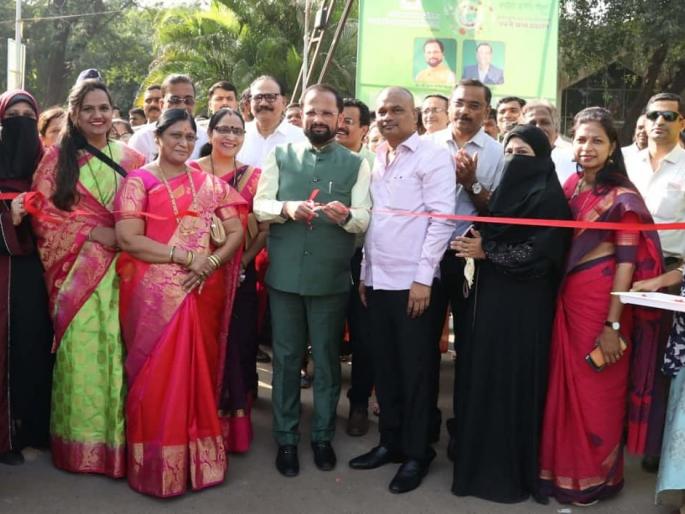 More than a million people visit 'Tree Tree'; Prize at the hands of the Mayor | ‘वृक्षवल्ली’ला लाखाहून अधिक लोकांची भेट; महापौरांच्या हस्ते पारितोषिक More than a million people visit 'Tree Tree'; Prize at the hands of the Mayor | ‘वृक्षवल्ली’ला लाखाहून अधिक लोकांची भेट; महापौरांच्या हस्ते पारितोषिक