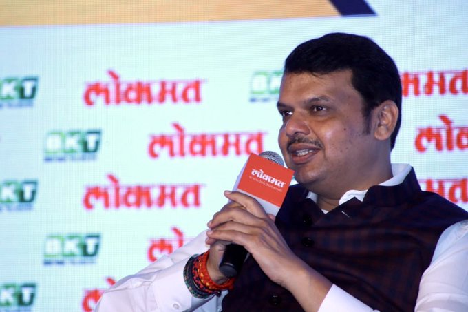 Opposition Leader Devendra Fadanvis targets on Maha Vikas Aghadi | 'दुसऱ्याच्या घरी मुलगा झाला म्हणून पेढे वाटावे अशी महाविकास आघाडीची परिस्थिती' Opposition Leader Devendra Fadanvis targets on Maha Vikas Aghadi | 'दुसऱ्याच्या घरी मुलगा झाला म्हणून पेढे वाटावे अशी महाविकास आघाडीची परिस्थिती'