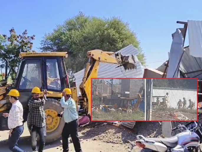 While removing encroachment, municipal team and police were pelted with stones and teargas canisters were burst | अतिक्रमण काढताना महापालिका पथक अन् पोलिसांवर दगडफेक,अश्रूधुराच्या नळकांड्या फोडल्या