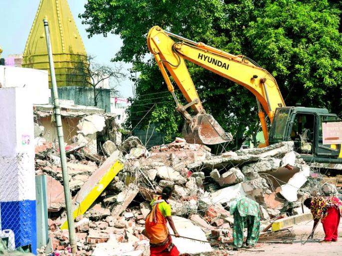 Hammer on four unauthorized multi-storeyed buildings in Nagpur | नागपुरात अनधिकृत बहुमजली चार इमारतीवर हातोडा Hammer on four unauthorized multi-storeyed buildings in Nagpur | नागपुरात अनधिकृत बहुमजली चार इमारतीवर हातोडा