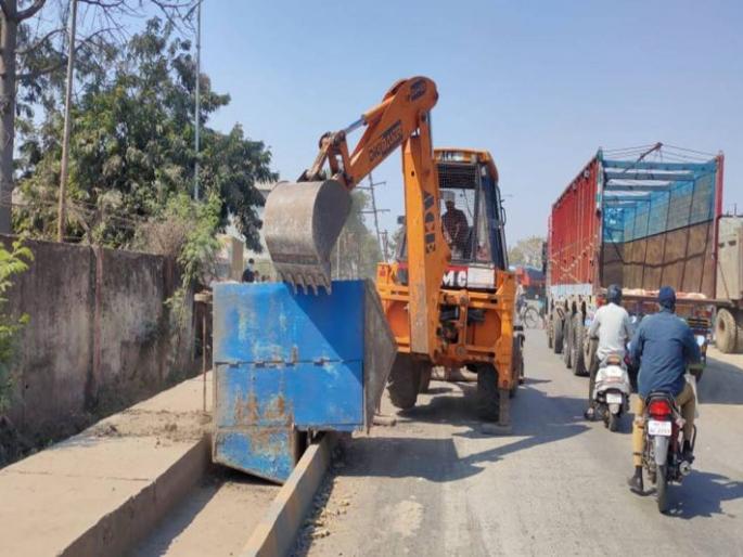 Corporation action on 380 encroachments in Nagpur city | नागपूर शहरातील ३८० अतिक्रमणांवर मनपाची कारवाई Corporation action on 380 encroachments in Nagpur city | नागपूर शहरातील ३८० अतिक्रमणांवर मनपाची कारवाई