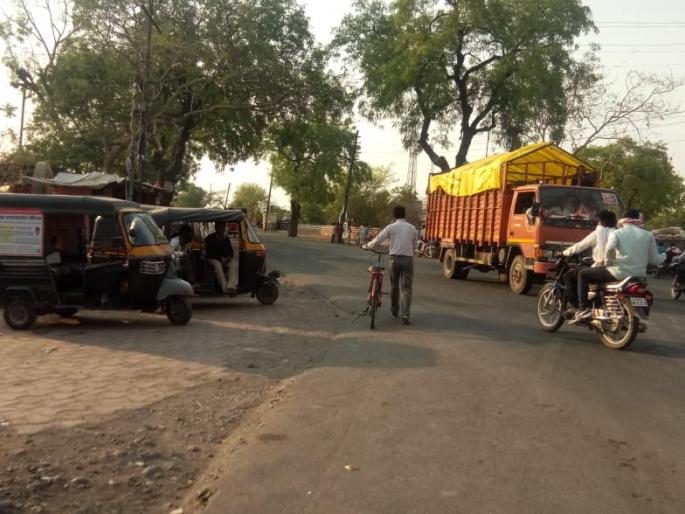 There were such encroachments in the Akola Naka area | अकोला नाका परिसरातील अतिक्रमण जैसे थे! There were such encroachments in the Akola Naka area | अकोला नाका परिसरातील अतिक्रमण जैसे थे!