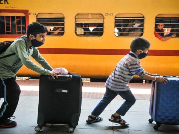 Good news for train passengers! Luggage will now reach the seat directly from the house; New service launched | रेल्वे प्रवाशांसाठी गुड न्यूज! आता घरातून थेट सीटपर्यंत पोहोचणार सामान; नवीन सेवा सुरू Good news for train passengers! Luggage will now reach the seat directly from the house; New service launched | रेल्वे प्रवाशांसाठी गुड न्यूज! आता घरातून थेट सीटपर्यंत पोहोचणार सामान; नवीन सेवा सुरू