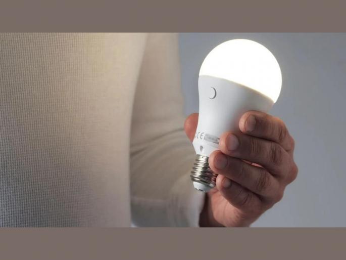 Energy Saving Cheapest Rechargeable Led Bulbs With Power Back Up To 3 To 5 Hours  | लोडशेडिंगवर इन्व्हर्टरपेक्षा स्वस्त उपाय; लाईट गेल्यावर फक्त 290 रुपयांमध्ये लखलखणार घर   Energy Saving Cheapest Rechargeable Led Bulbs With Power Back Up To 3 To 5 Hours  | लोडशेडिंगवर इन्व्हर्टरपेक्षा स्वस्त उपाय; लाईट गेल्यावर फक्त 290 रुपयांमध्ये लखलखणार घर