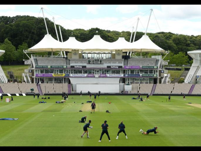 After a 117 days International Cricket is is set to resume with England vs West Indies Test series, know new rules and time  | क्रिकेटचे पुनरागमन : 117 दिवसांनंतर होणार पहिला आंतरराष्ट्रीय सामना, जाणून घ्या नवे नियम, वेळ अन् ठिकाण