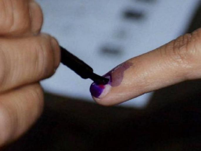 Show ink on finger, get discount on gold and silver, dabeli, initiative of Kolhapur businessmen | ‘बोटावरची शाई दाखवा, सोने-चांदी, दाबेलीवर सवलत मिळवा, कोल्हापुरातील व्यावसायिकांचा पुढाकार Show ink on finger, get discount on gold and silver, dabeli, initiative of Kolhapur businessmen | ‘बोटावरची शाई दाखवा, सोने-चांदी, दाबेलीवर सवलत मिळवा, कोल्हापुरातील व्यावसायिकांचा पुढाकार