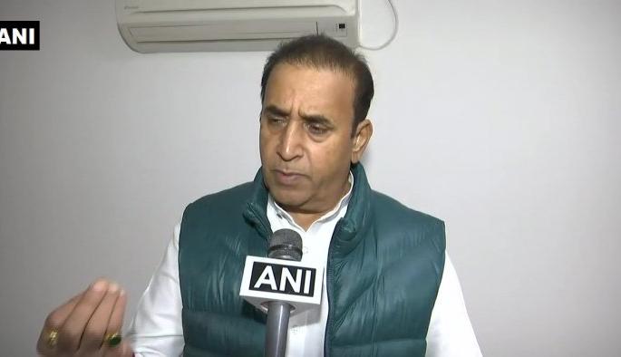 Coronavirus: 20 companies of Central Armed Police Force demand help from the state pnm | Coronavirus:पोलिसांच्या मदतीसाठी राज्याची केंद्राकडे धाव; सीएपीएफच्या २० तुकड्या पाठवण्याची मागणी Coronavirus: 20 companies of Central Armed Police Force demand help from the state pnm | Coronavirus:पोलिसांच्या मदतीसाठी राज्याची केंद्राकडे धाव; सीएपीएफच्या २० तुकड्या पाठवण्याची मागणी