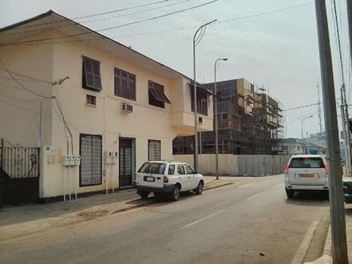 equatorial guinea quarantines 200 people after unknown hemorrhagic fever kills 8 | Equatorial Guinea : ताप, रक्तस्त्राव आणि नंतर…, अज्ञात आजारामुळे 'या' देशात भीतीचे वातावरण, लोकांना केलं जातंय क्वारंटाईन equatorial guinea quarantines 200 people after unknown hemorrhagic fever kills 8 | Equatorial Guinea : ताप, रक्तस्त्राव आणि नंतर…, अज्ञात आजारामुळे 'या' देशात भीतीचे वातावरण, लोकांना केलं जातंय क्वारंटाईन