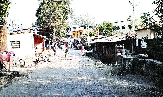 Neral-Khata partial road potholes | नेरळ-खांडा अर्धवट रस्ता खड्डेमय Neral-Khata partial road potholes | नेरळ-खांडा अर्धवट रस्ता खड्डेमय