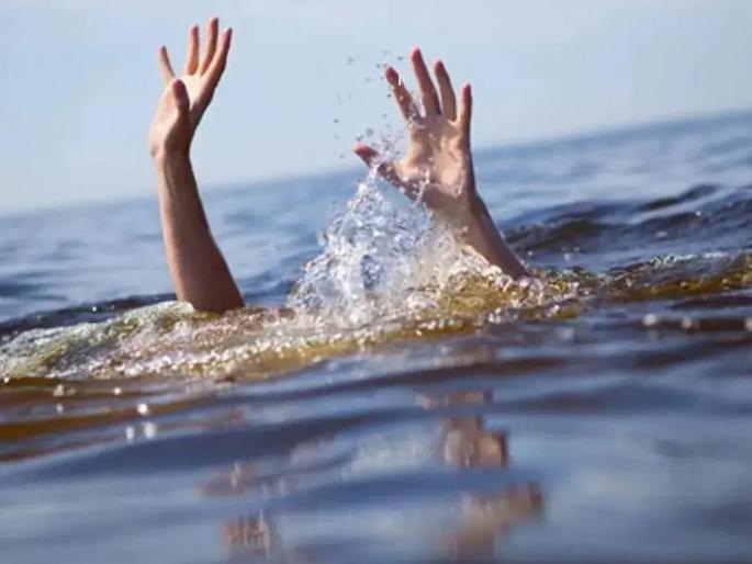 man jump from sea link dead body in cliff Ear rings tattoos are recognized | सी लिंकवरून मारली उडी, मृतदेह मढच्या खडकात; कानातील रिंग, टॅटूमुळे पटली ओळख man jump from sea link dead body in cliff Ear rings tattoos are recognized | सी लिंकवरून मारली उडी, मृतदेह मढच्या खडकात; कानातील रिंग, टॅटूमुळे पटली ओळख