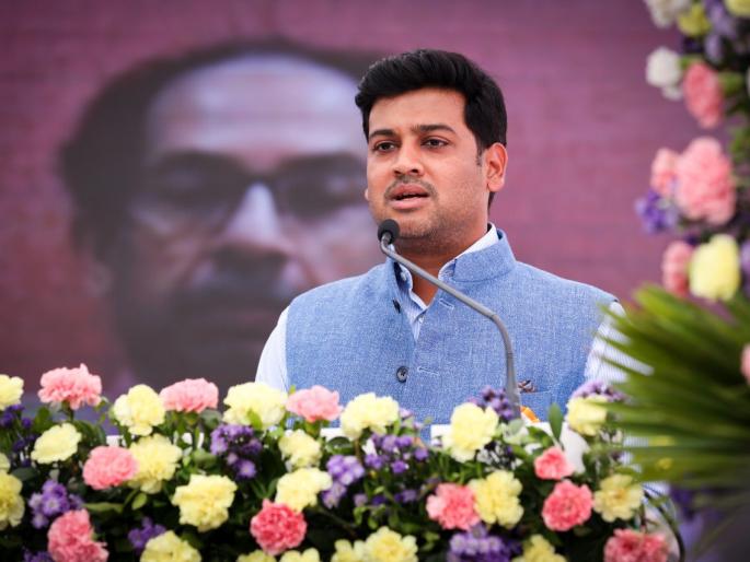 Road development in MIDC has become a milestone; The MPs had followed suit | एमआयडीसीतील रस्ते विकासाचा मार्ग झाला माेकळा; खासदारांनी केला होता पाठपुरावा Road development in MIDC has become a milestone; The MPs had followed suit | एमआयडीसीतील रस्ते विकासाचा मार्ग झाला माेकळा; खासदारांनी केला होता पाठपुरावा