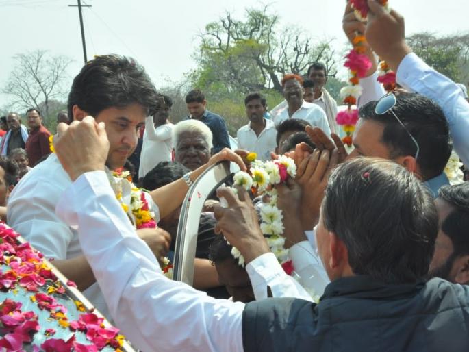 That's it! Jyotiraditya Shinde to get 'this' ministry ?; Modi's cabinet to be included | ठरलं! ज्योतिरादित्य शिंदेंना मिळणार 'हे' मंत्रालय?; मोदींच्या कॅबिनेटमध्ये होणार समावेश That's it! Jyotiraditya Shinde to get 'this' ministry ?; Modi's cabinet to be included | ठरलं! ज्योतिरादित्य शिंदेंना मिळणार 'हे' मंत्रालय?; मोदींच्या कॅबिनेटमध्ये होणार समावेश