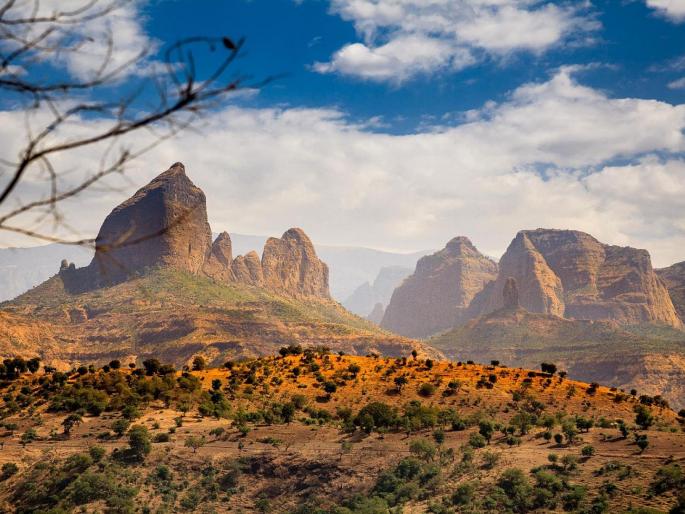 Interesting facts about Ethiopia | इथे एका वर्षात १२ नाही तर १३ महिने असतात आणि आता तिथे सुरू आहे २०१३वं वर्ष!  Interesting facts about Ethiopia | इथे एका वर्षात १२ नाही तर १३ महिने असतात आणि आता तिथे सुरू आहे २०१३वं वर्ष!