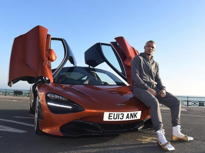British boxer Chris Eubank Jr. flaunts his shiny new £220,000 McLaren | ब्रिटीश बॉक्सरच्या ताफ्यात 2.20 लाख पाऊंडच्या मॅक्लॅरेनची एन्ट्री British boxer Chris Eubank Jr. flaunts his shiny new £220,000 McLaren | ब्रिटीश बॉक्सरच्या ताफ्यात 2.20 लाख पाऊंडच्या मॅक्लॅरेनची एन्ट्री